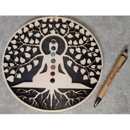 Bouddha avec chakras en minéraux