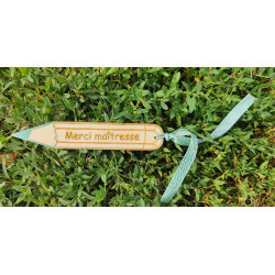 Marque-page crayon en bois personnalisé – Cadeau fin d’année scolaire