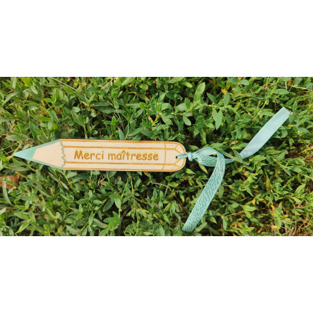 Marque-page crayon en bois personnalisé – Cadeau fin d’année scolaire