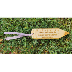Marque-page crayon gradué en bois – Cadeau personnalisable fin d’année scolaire