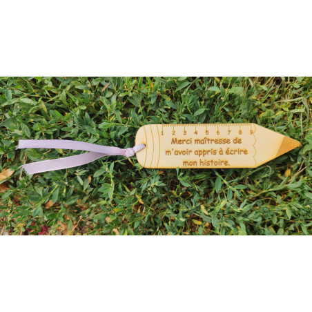 Marque-page crayon gradué en bois – Cadeau personnalisable fin d’année scolaire