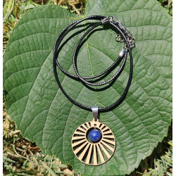 Pendentif bois & sodalite – Expression et clarté mentale