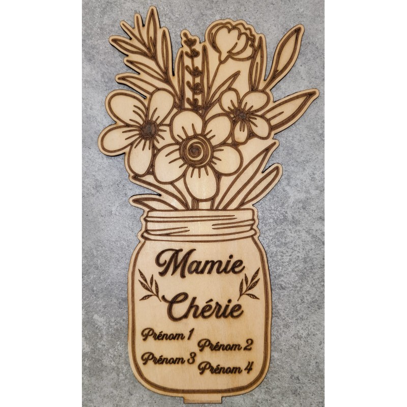 Vase et fleurs pour les grands-mères.