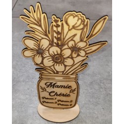 Vase et fleurs pour les grands-mères.
